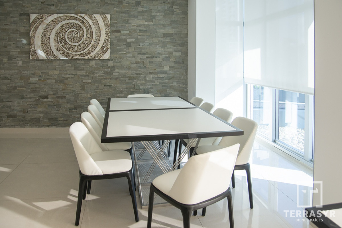 Apartamento ID.594 - Apartamento en venta de  2 dormitorios en Punta Del Este - Miami Boulevard
