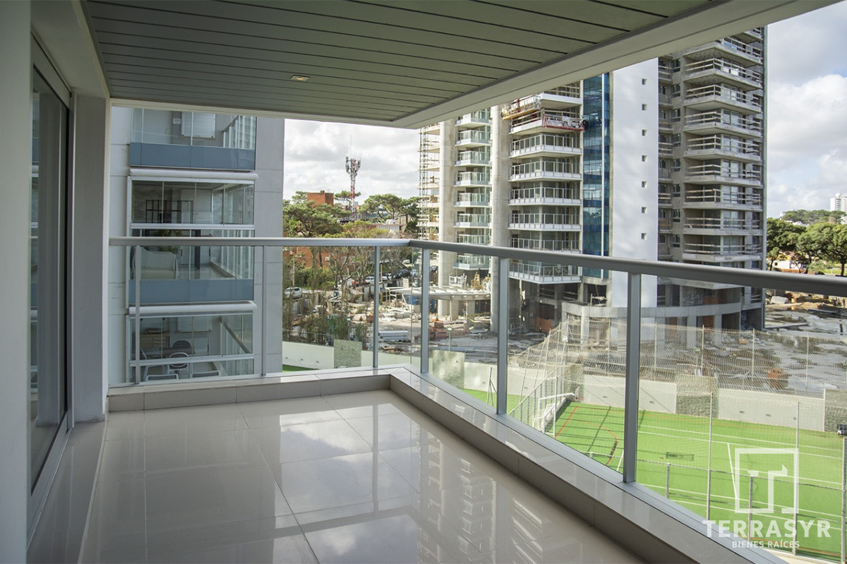 Apartamento ID.594 - Apartamento en venta de  2 dormitorios en Punta Del Este - Miami Boulevard