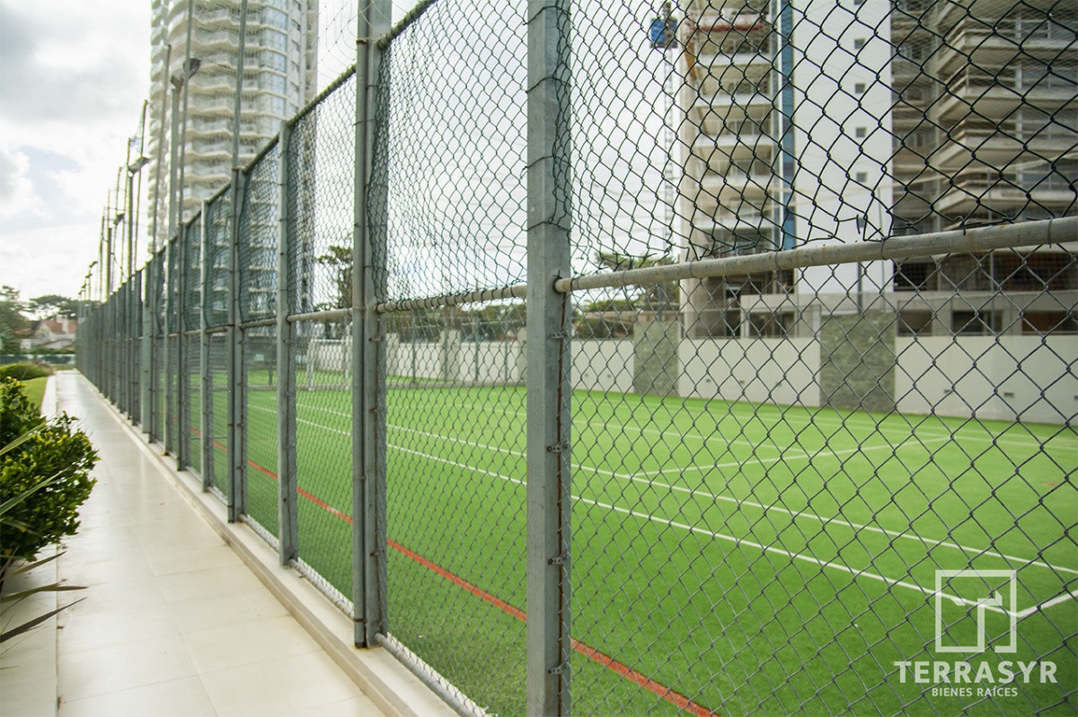 Apartamento ID.594 - Apartamento en venta de  2 dormitorios en Punta Del Este - Miami Boulevard