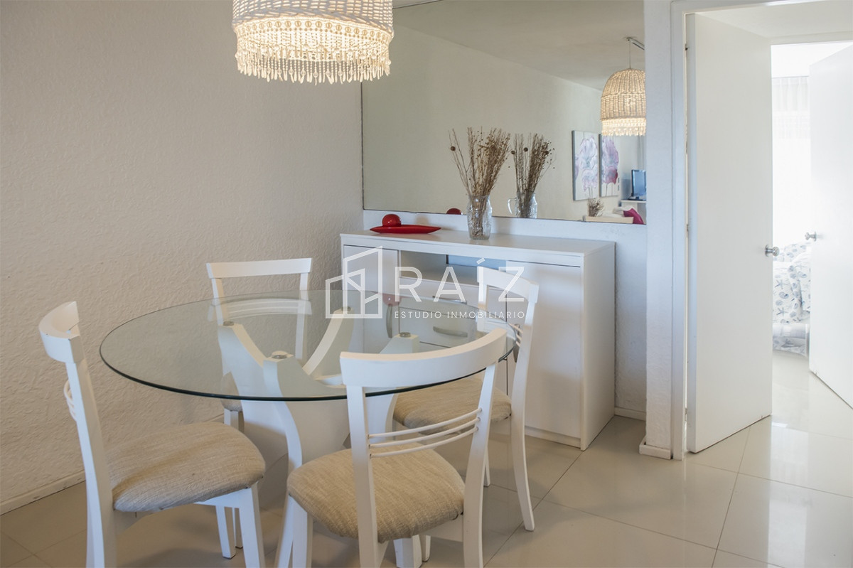 Apartamento ID.11208 - Apartamento en Venta de 2 dormitorios en Edificio Panorama , Punta del este 