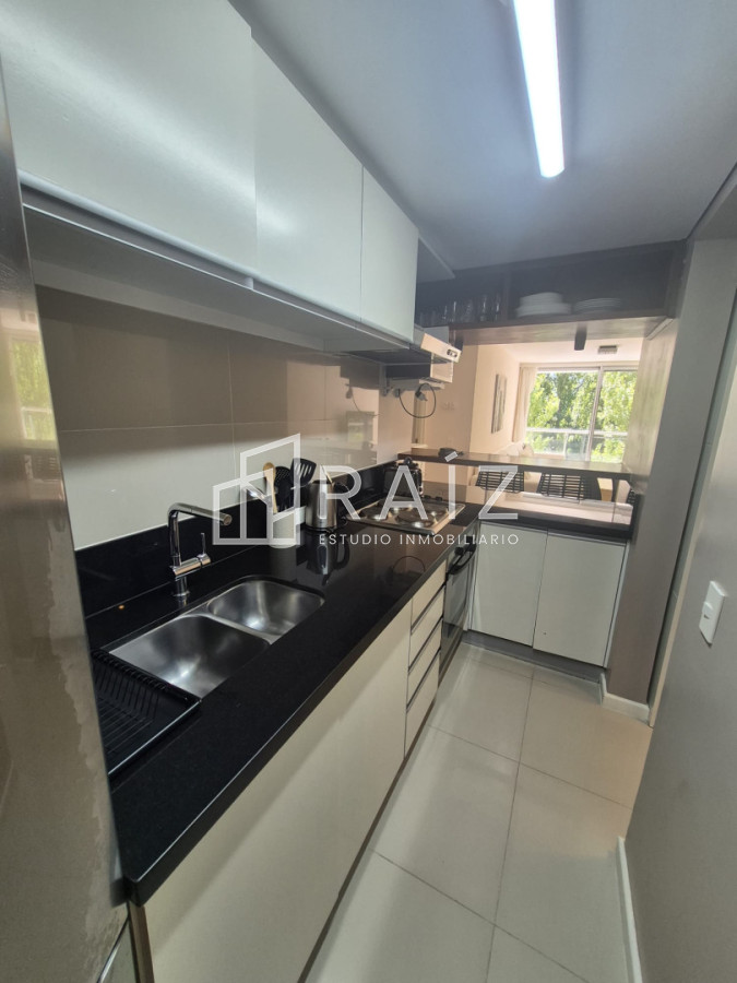 Apartamento ID.12024 - Apartamento en Venta de 2 dormitorios en Punta del Este Roosevelt