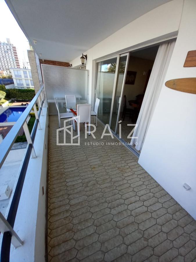 Apartamento ID.11207 - Apartamento en venta de 2 dormitorios a pasos del mar ,Península ,  Punta del este 