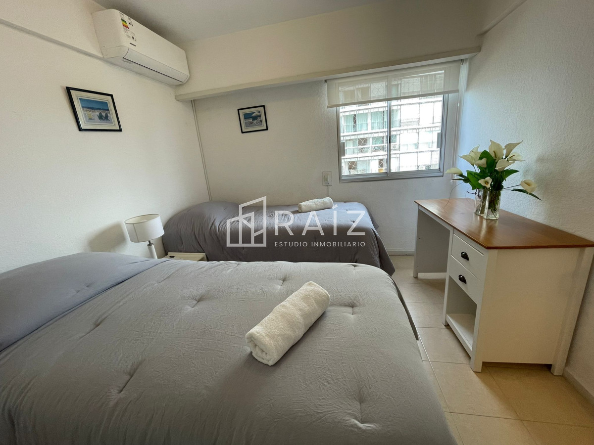 Apartamento ID.11728 - Apartamento de 2 dormitorios con vista al mar en venta en Peninsula.