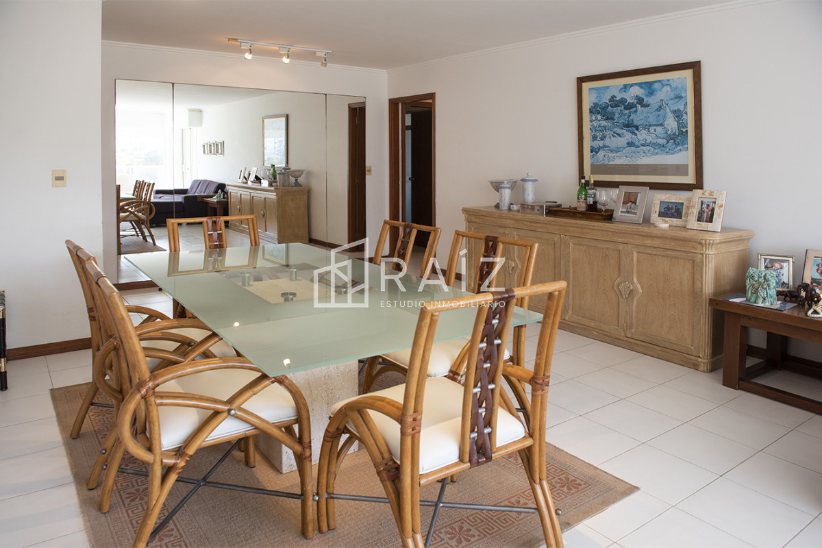 Apartamento ID.10580 - Vende departamento de 3 dormitorios en Ocean Tower, Punta del Este 