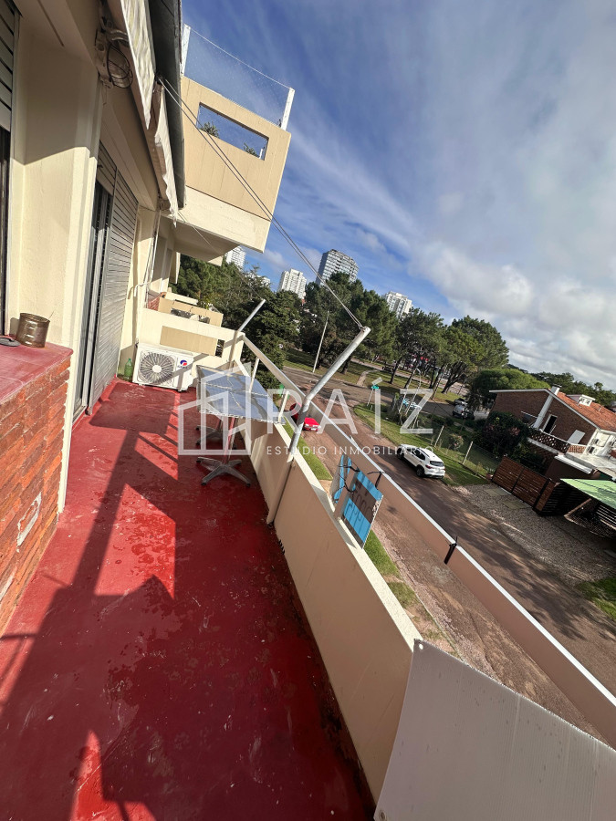 Apartamento ID.10968 - Departamento de 2 dormitorios con 2 baños en venta