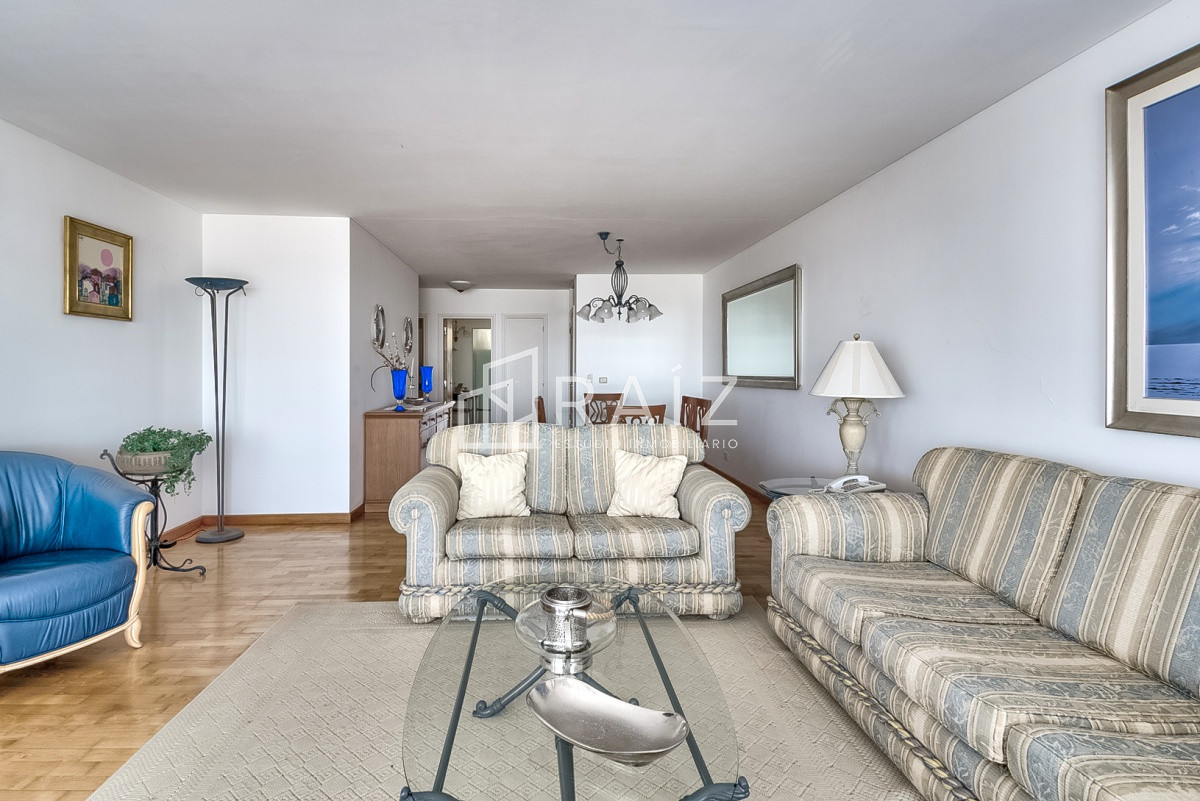 Apartamento ID.11795 - VENTA APARTAMENTO PENTHOUSE 2 DORMITORIOS Y DEPENDENCIA PLAYA BRAVA