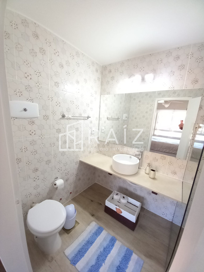 Apartamento ID.11207 - Apartamento en venta de 2 dormitorios a pasos del mar ,Península ,  Punta del este 