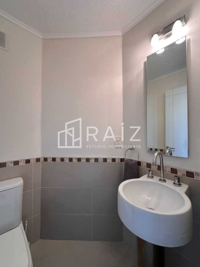 Apartamento ID.11739 - Hermoso apartamento en venta de 3 dormitorios y dependencia en Punta del Este.