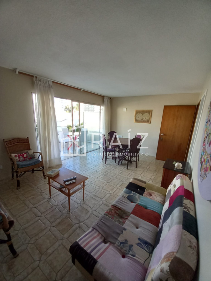 Apartamento ID.11207 - Apartamento en venta de 2 dormitorios a pasos del mar ,Península ,  Punta del este 