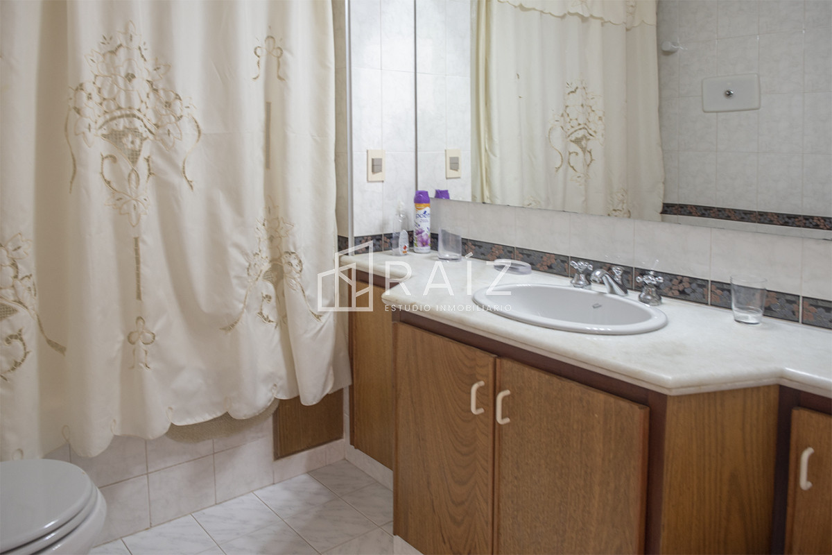 Apartamento ID.10580 - Vende departamento de 3 dormitorios en Ocean Tower, Punta del Este 