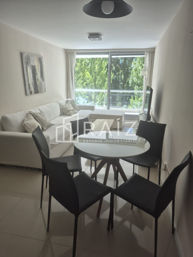 Apartamento ID.12024 - Apartamento en Venta de 2 dormitorios en Punta del Este Roosevelt