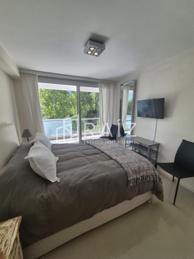 Apartamento ID.12024 - Apartamento en Venta de 2 dormitorios en Punta del Este Roosevelt