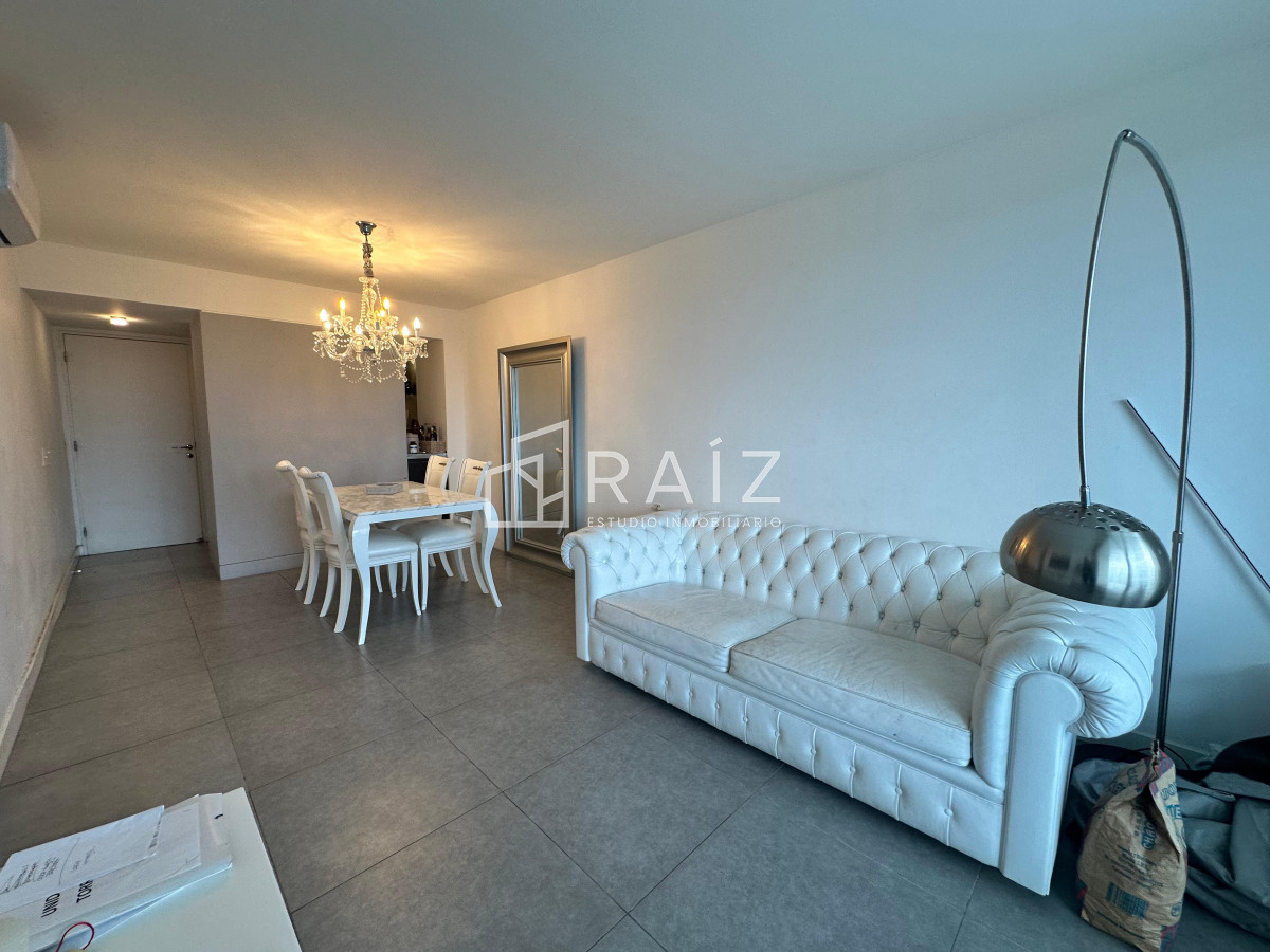 Apartamento ID.11226 - Vende apartamento de 2 dormitorios en Roosevelt Punta del Este.