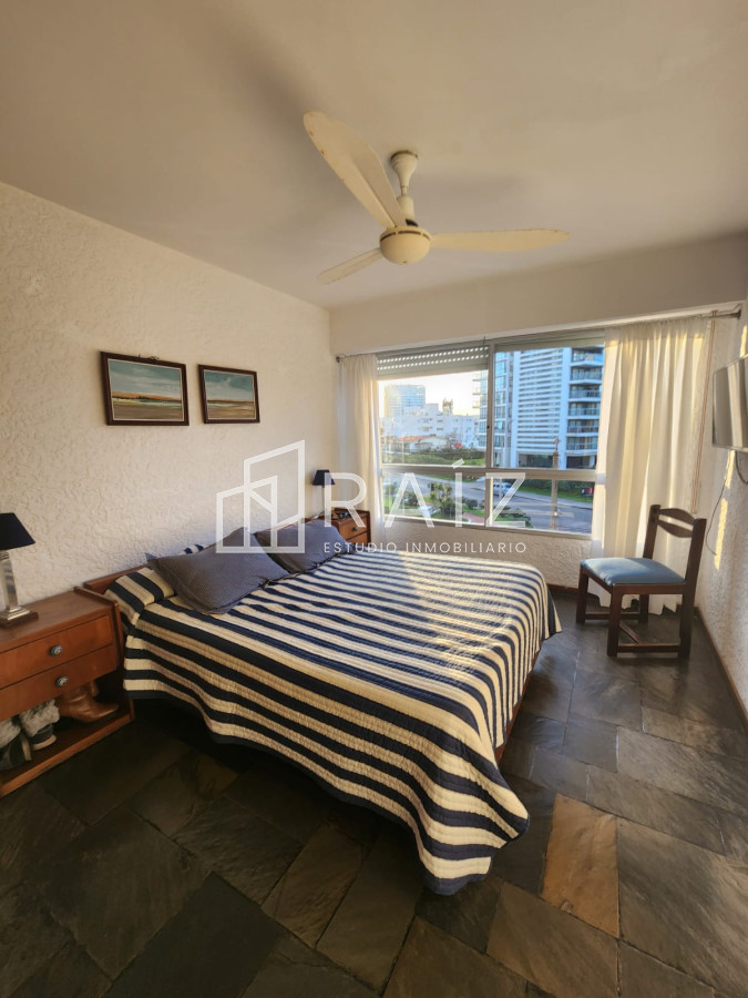 Apartamento ID.9916 - Departamento de 1 dormitorio en venta en complejo frente al mar , Playa Brava , Punta del este 