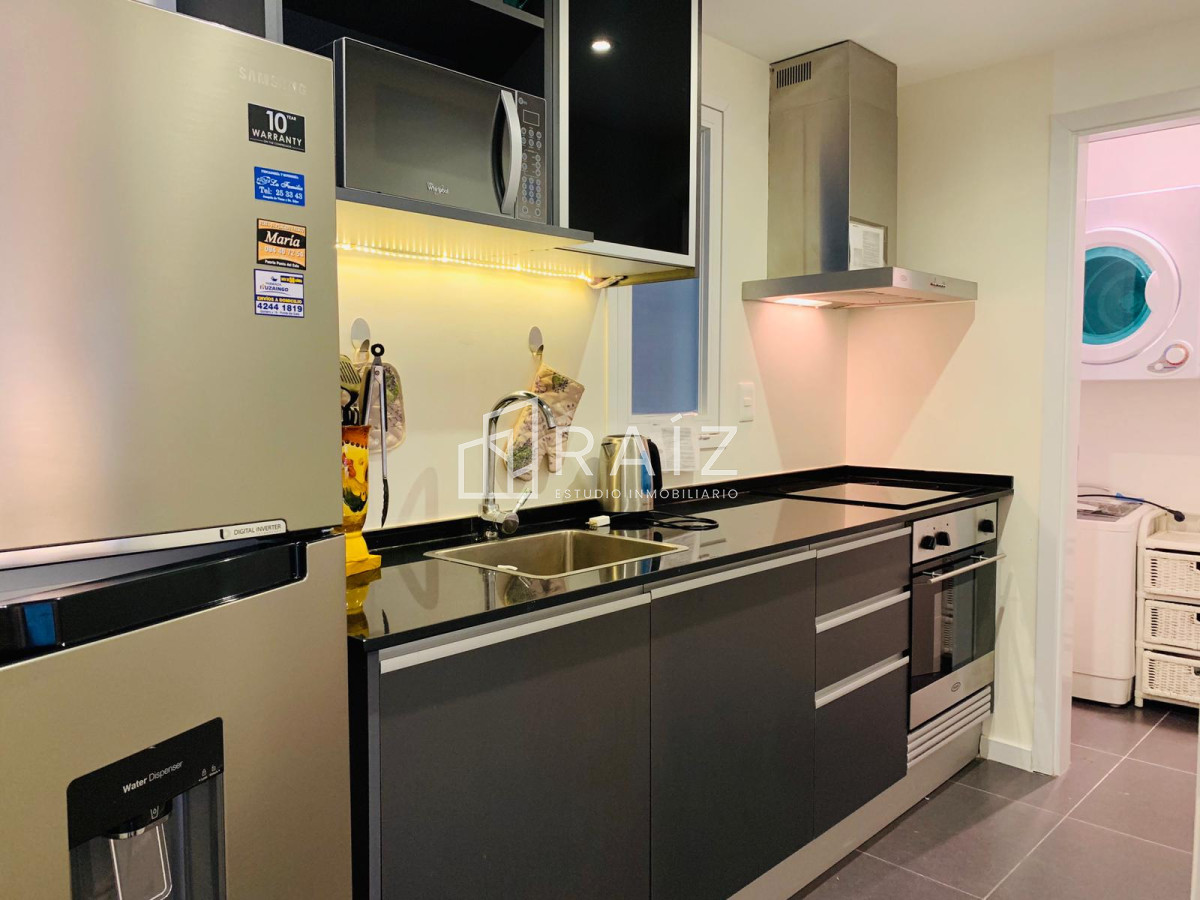 Apartamento ID.11206 - Venta Apartamento de 2 dormitorios en Península, Punta del Este