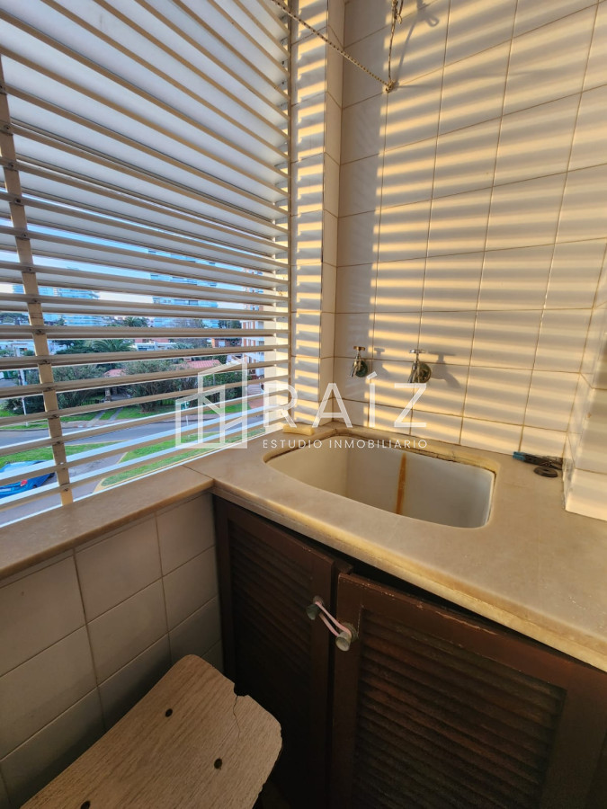 Apartamento ID.9916 - Departamento de 1 dormitorio en venta en complejo frente al mar , Playa Brava , Punta del este 