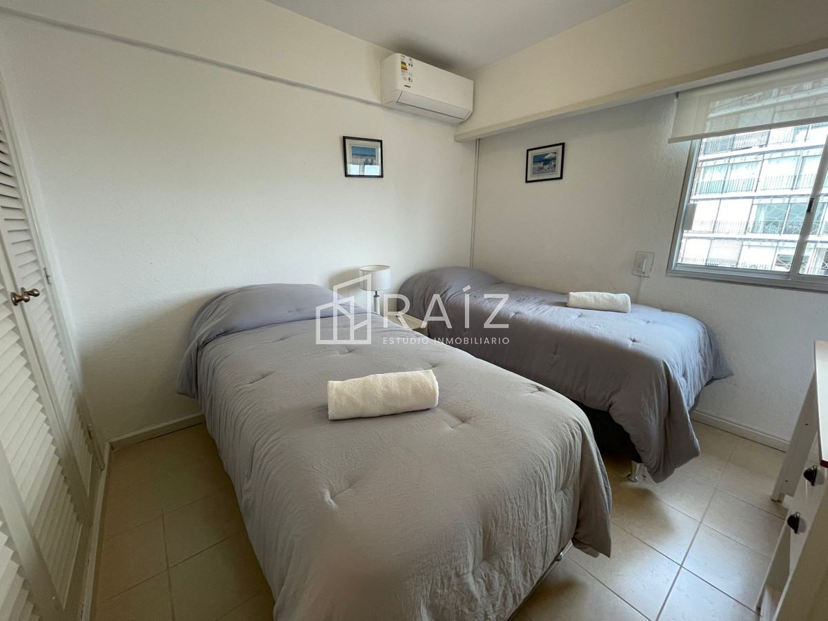 Apartamento ID.11728 - Apartamento de 2 dormitorios con vista al mar en venta en Peninsula.