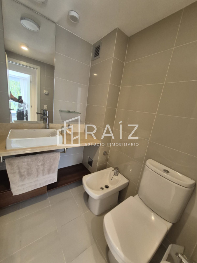 Apartamento ID.12024 - Apartamento en Venta de 2 dormitorios en Punta del Este Roosevelt