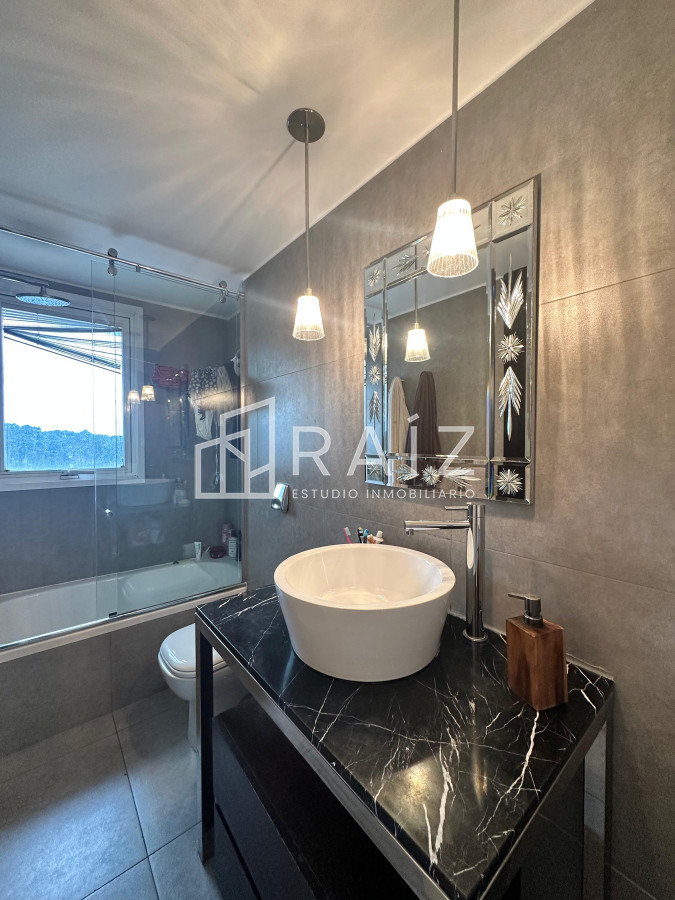 Apartamento ID.11226 - Vende apartamento de 2 dormitorios en Roosevelt Punta del Este.