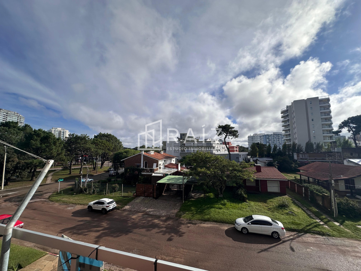 Apartamento ID.10968 - Departamento de 2 dormitorios con 2 baños en venta