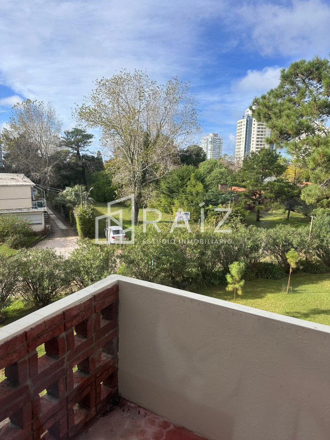 Apartamento ID.10968 - Departamento de 2 dormitorios con 2 baños en venta