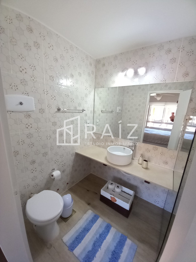 Apartamento ID.11207 - Apartamento en venta de 2 dormitorios a pasos del mar ,Península ,  Punta del este 