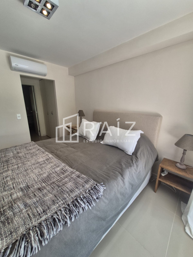 Apartamento ID.12024 - Apartamento en Venta de 2 dormitorios en Punta del Este Roosevelt