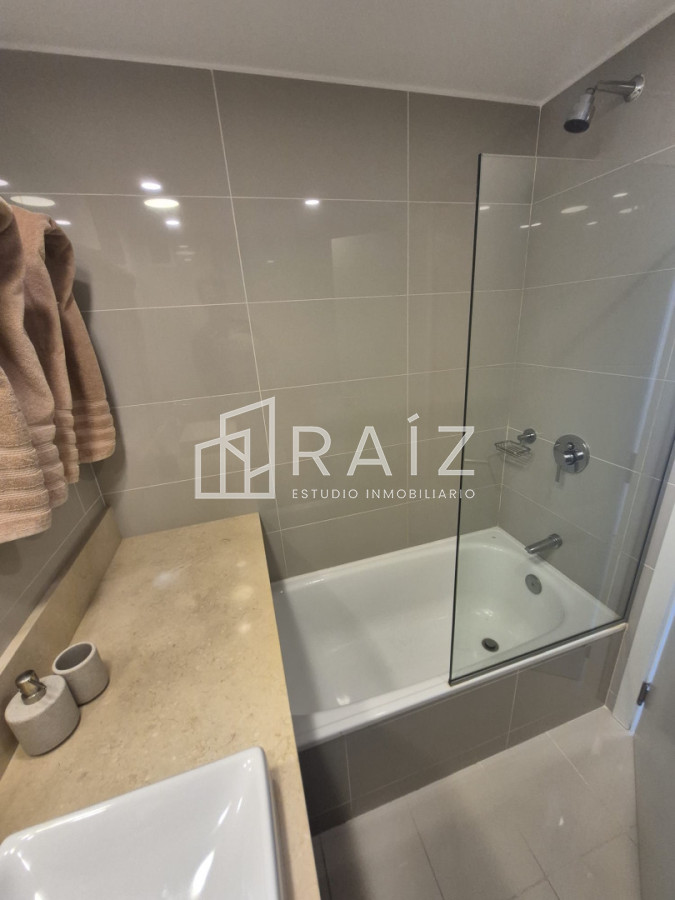 Apartamento ID.12024 - Apartamento en Venta de 2 dormitorios en Punta del Este Roosevelt