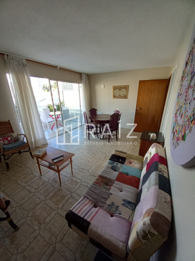 Apartamento ID.11207 - Apartamento en venta de 2 dormitorios a pasos del mar ,Península ,  Punta del este 
