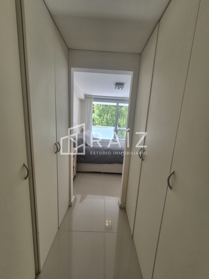 Apartamento ID.12024 - Apartamento en Venta de 2 dormitorios en Punta del Este Roosevelt