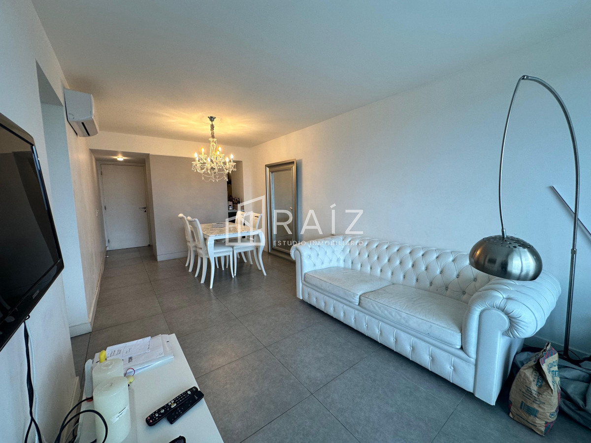 Apartamento ID.11226 - Vende apartamento de 2 dormitorios en Roosevelt Punta del Este.