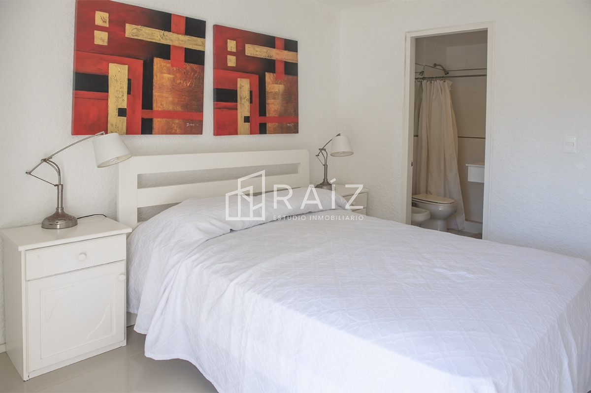 Apartamento ID.11208 - Apartamento en Venta de 2 dormitorios en Edificio Panorama , Punta del este 