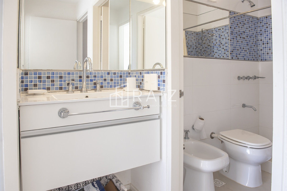 Apartamento ID.11208 - Apartamento en Venta de 2 dormitorios en Edificio Panorama , Punta del este 