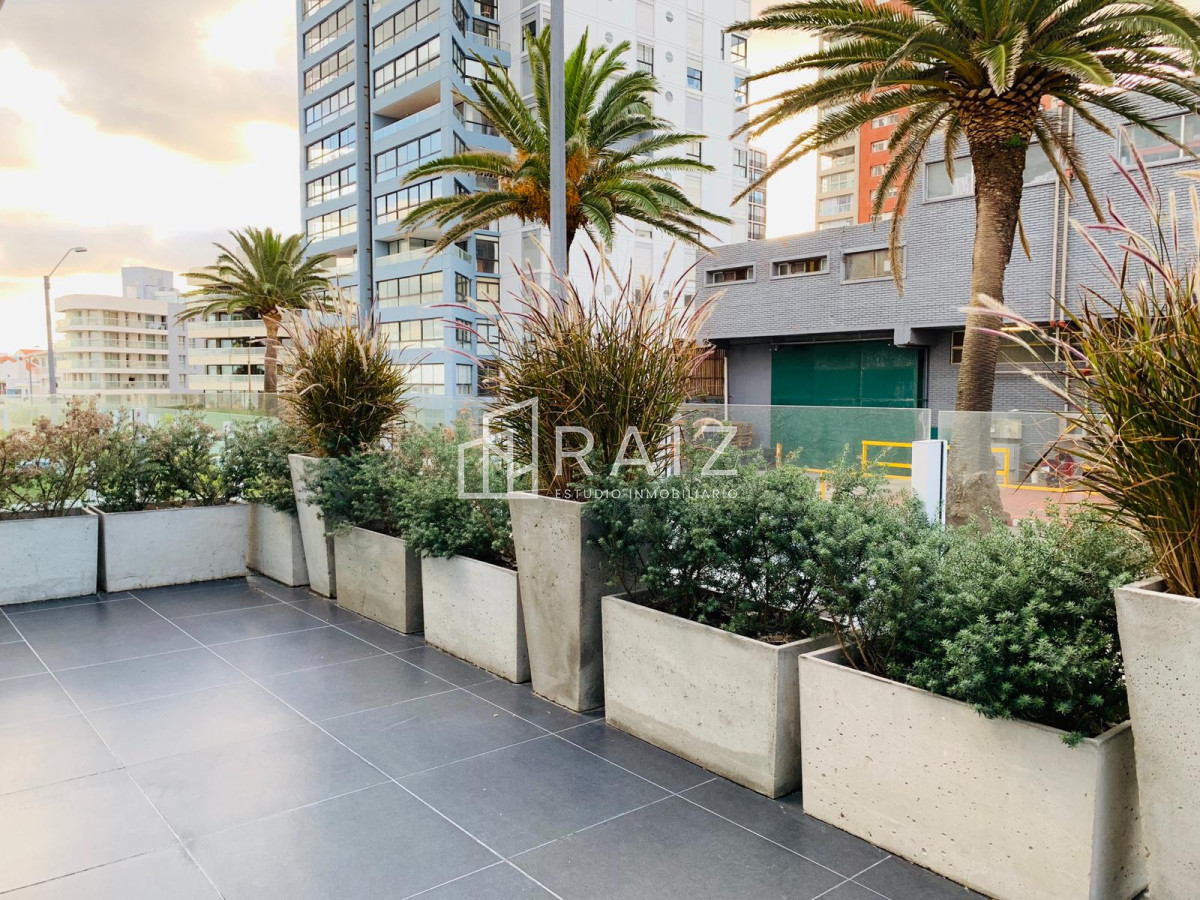 Apartamento ID.11206 - Venta Apartamento de 2 dormitorios en Península, Punta del Este