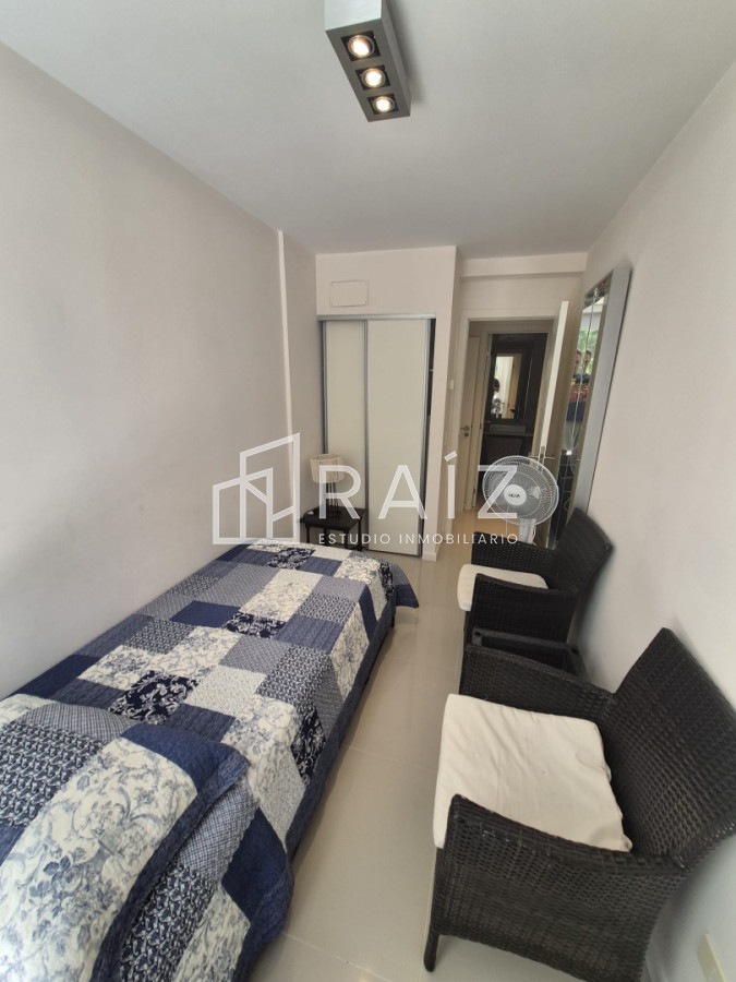 Apartamento ID.12024 - Apartamento en Venta de 2 dormitorios en Punta del Este Roosevelt