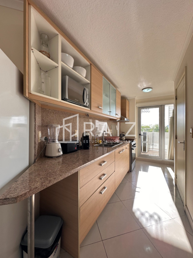 Apartamento ID.11739 - Hermoso apartamento en venta de 3 dormitorios y dependencia en Punta del Este.