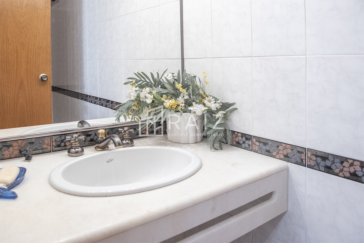 Apartamento ID.10580 - Vende departamento de 3 dormitorios en Ocean Tower, Punta del Este 