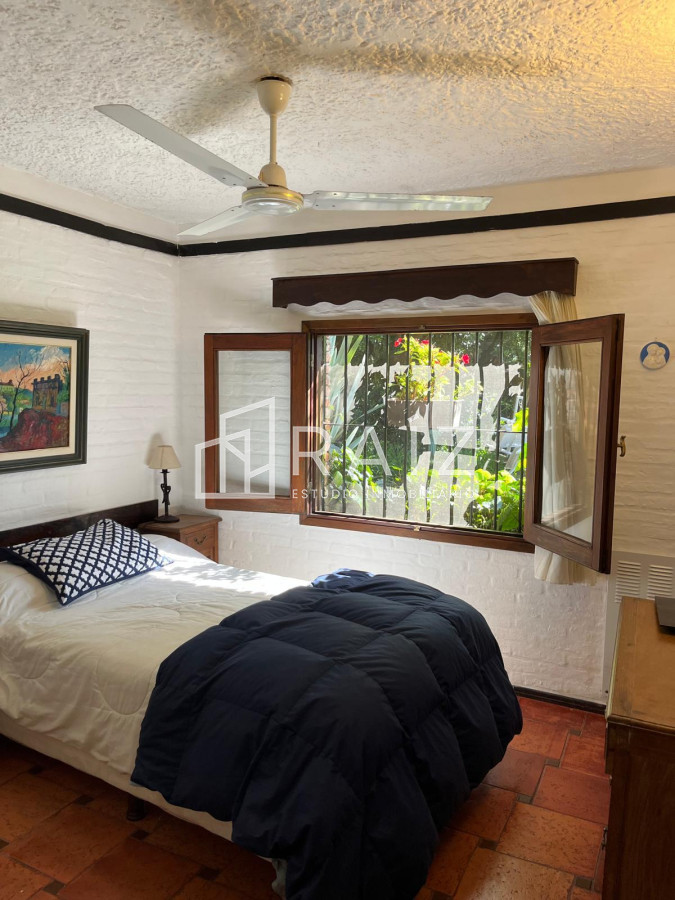 Casa ID.11284 - Hermosa cabaña de 4 dormitorios en venta a metros de Playa Mansa, Punta del Este