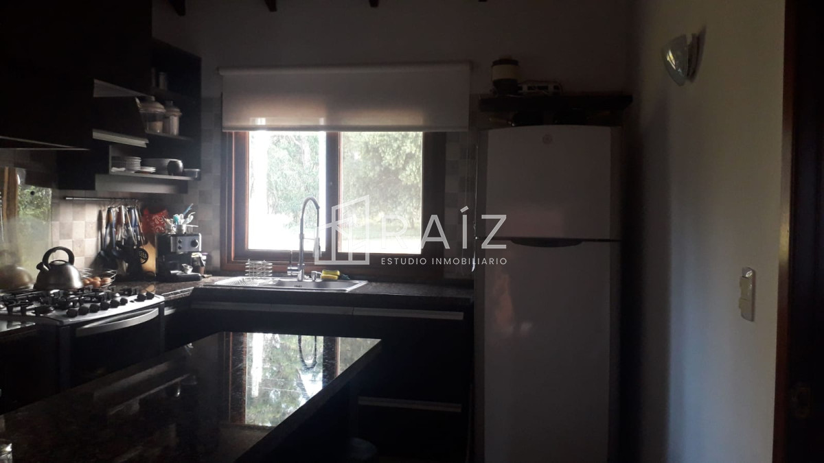 Casa ID.11840 - VENTA CASA 5 DORMITORIOS BEVERLY HILLS