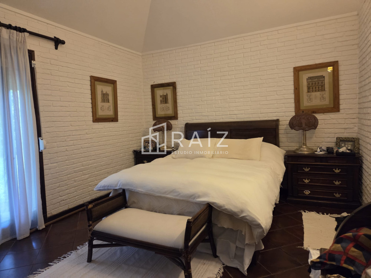 Casa ID.11841 - VENTA CASA 3 DORMITORIOS JARDINES DE CORDOBA