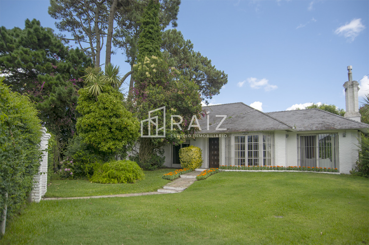 Casa ID.11841 - VENTA CASA 3 DORMITORIOS JARDINES DE CORDOBA