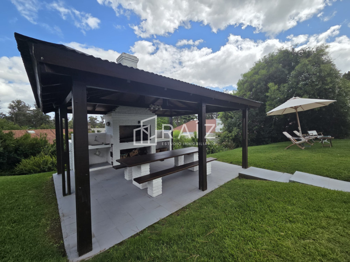 Casa ID.11841 - VENTA CASA 3 DORMITORIOS JARDINES DE CORDOBA