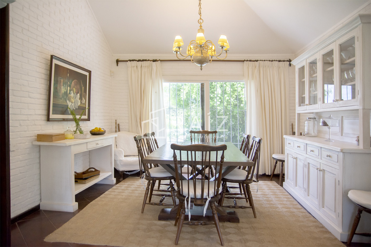 Casa ID.11841 - VENTA CASA 3 DORMITORIOS JARDINES DE CORDOBA