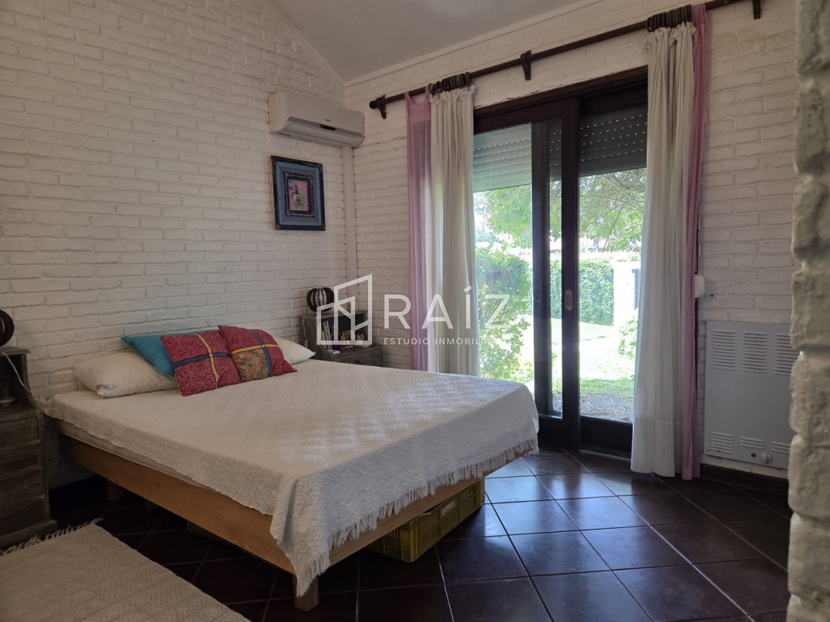 Casa ID.11841 - VENTA CASA 3 DORMITORIOS JARDINES DE CORDOBA