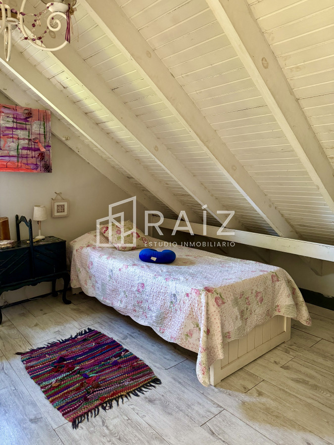 Casa ID.12339 - En venta casa en Pinares de 3 dormitorios y amplios espacios.