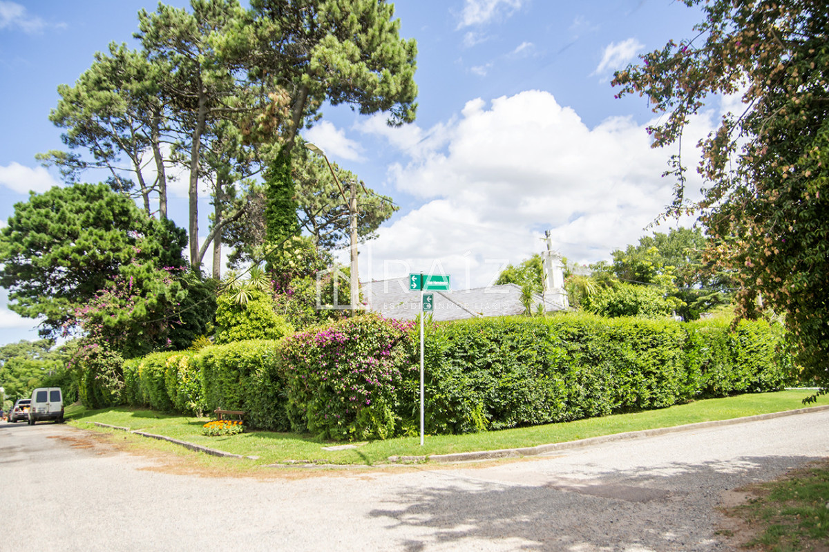 Casa ID.11841 - VENTA CASA 3 DORMITORIOS JARDINES DE CORDOBA