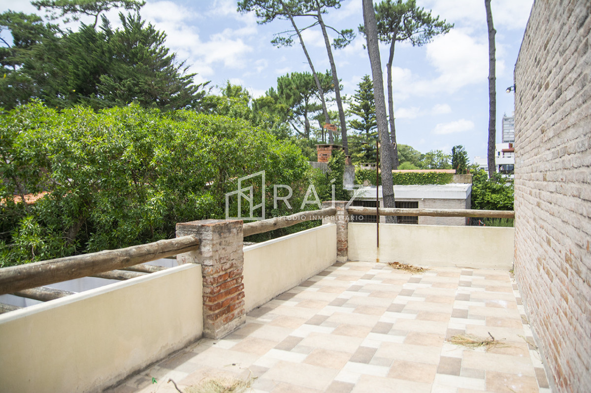 Casa ID.12021 - VENTA CASA 5 DORMITORIOS PLAYA MANSA