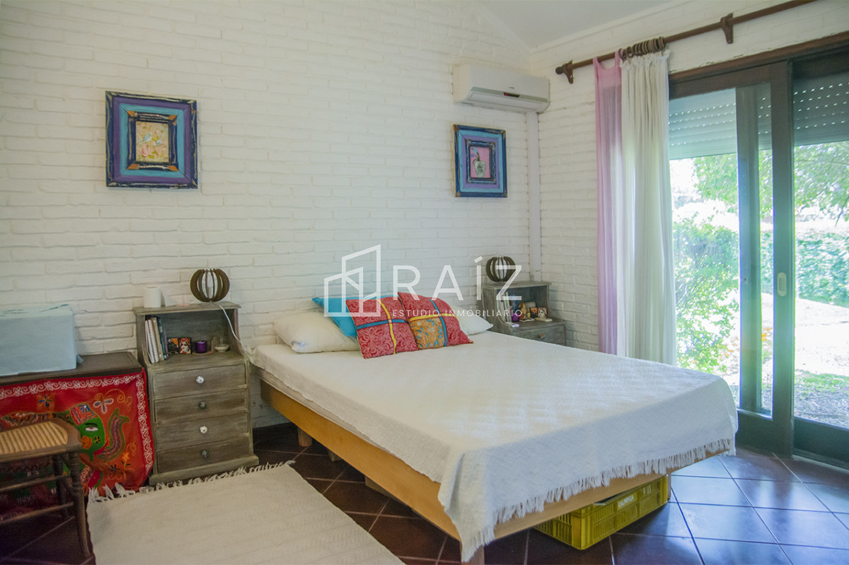 Casa ID.11841 - VENTA CASA 3 DORMITORIOS JARDINES DE CORDOBA