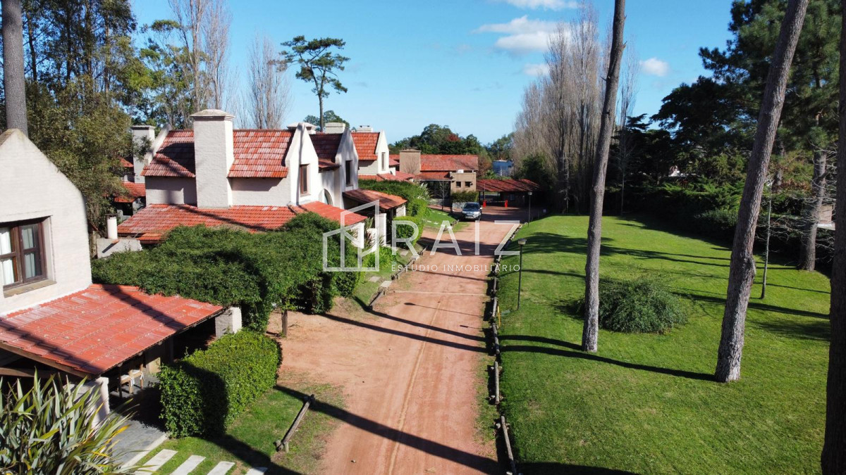 Terreno ID.12162 - En Pinares, Punta del Este vende terreno ideal para inversión 