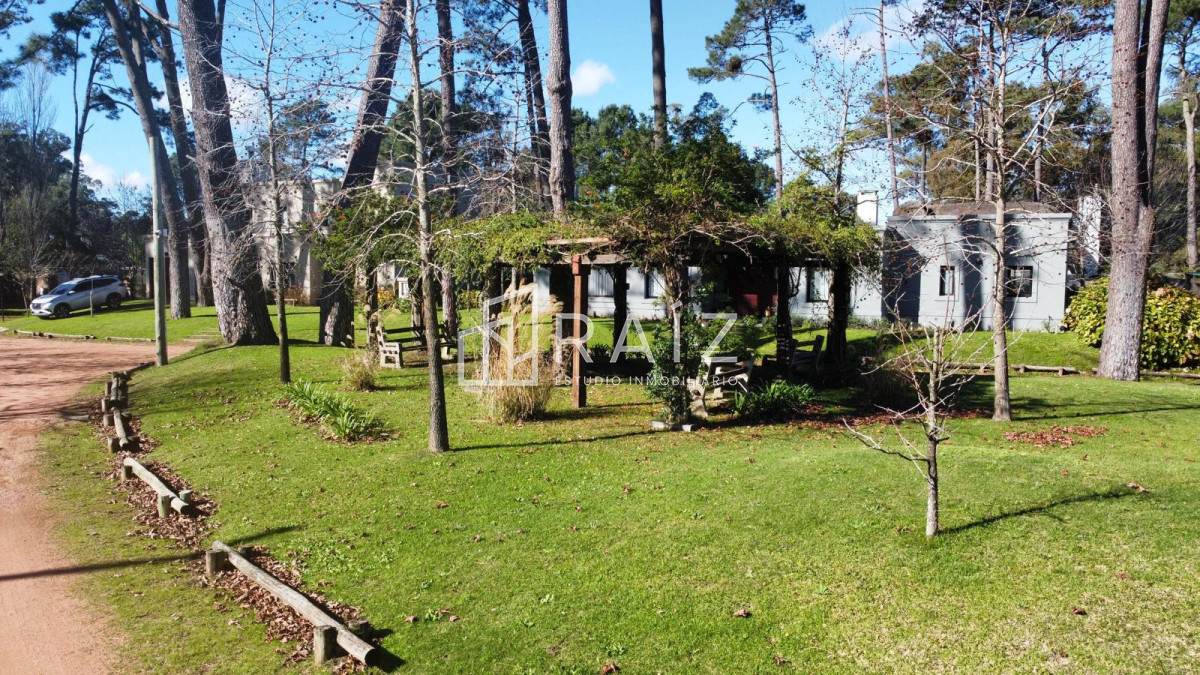Terreno ID.12162 - En Pinares, Punta del Este vende terreno ideal para inversión 